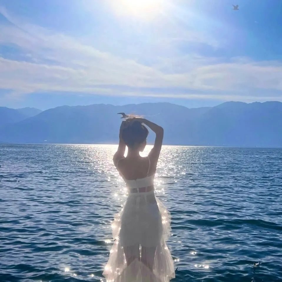 《她们的蓝衫时光》海报